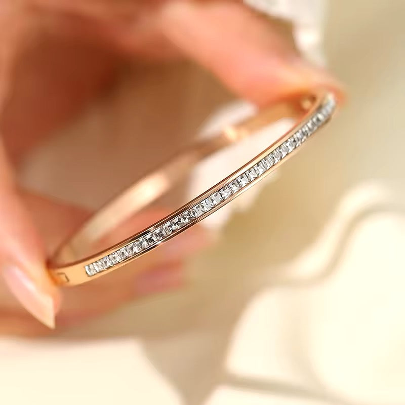 Slender Bangle