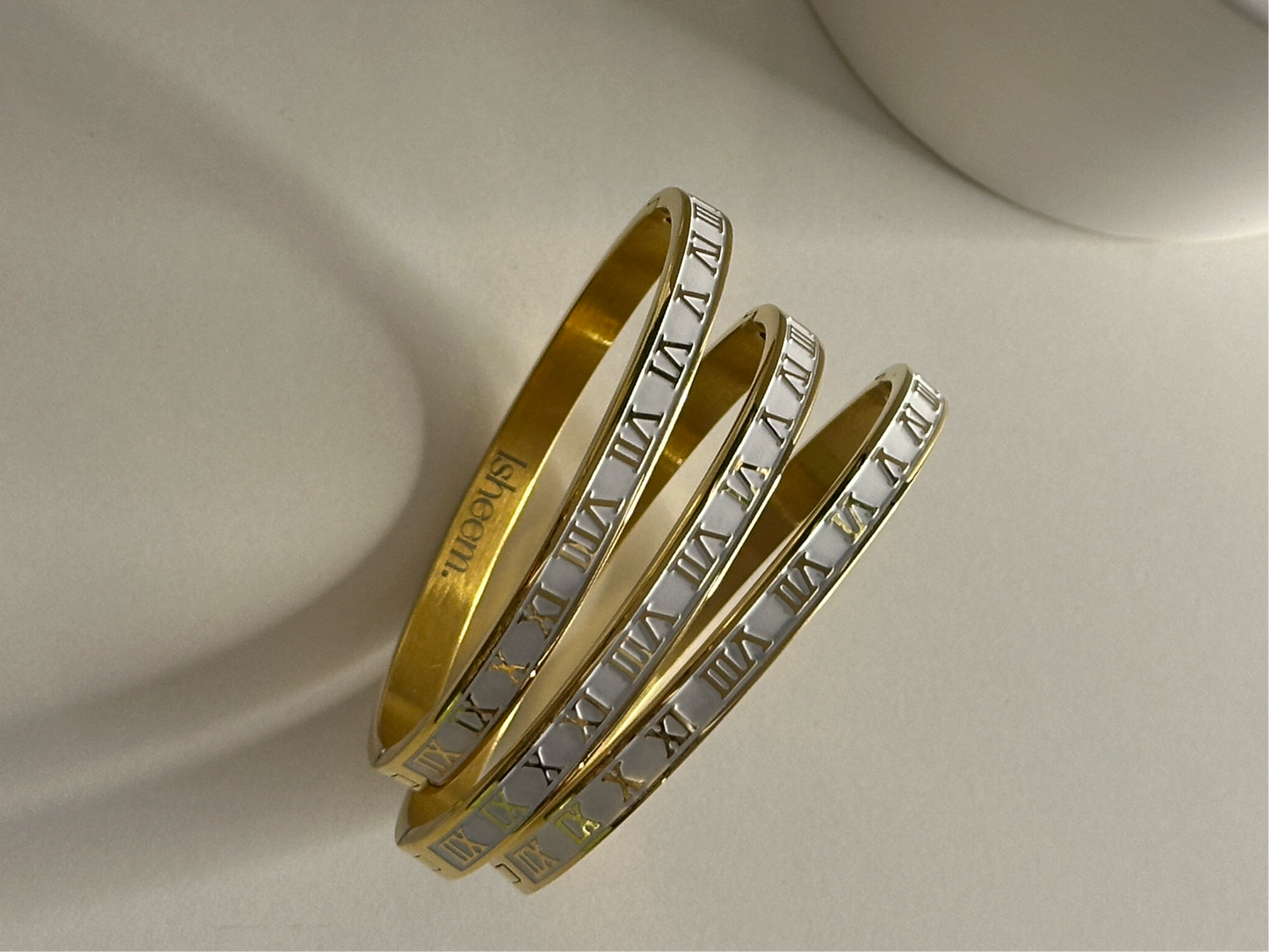 Roman Bangle