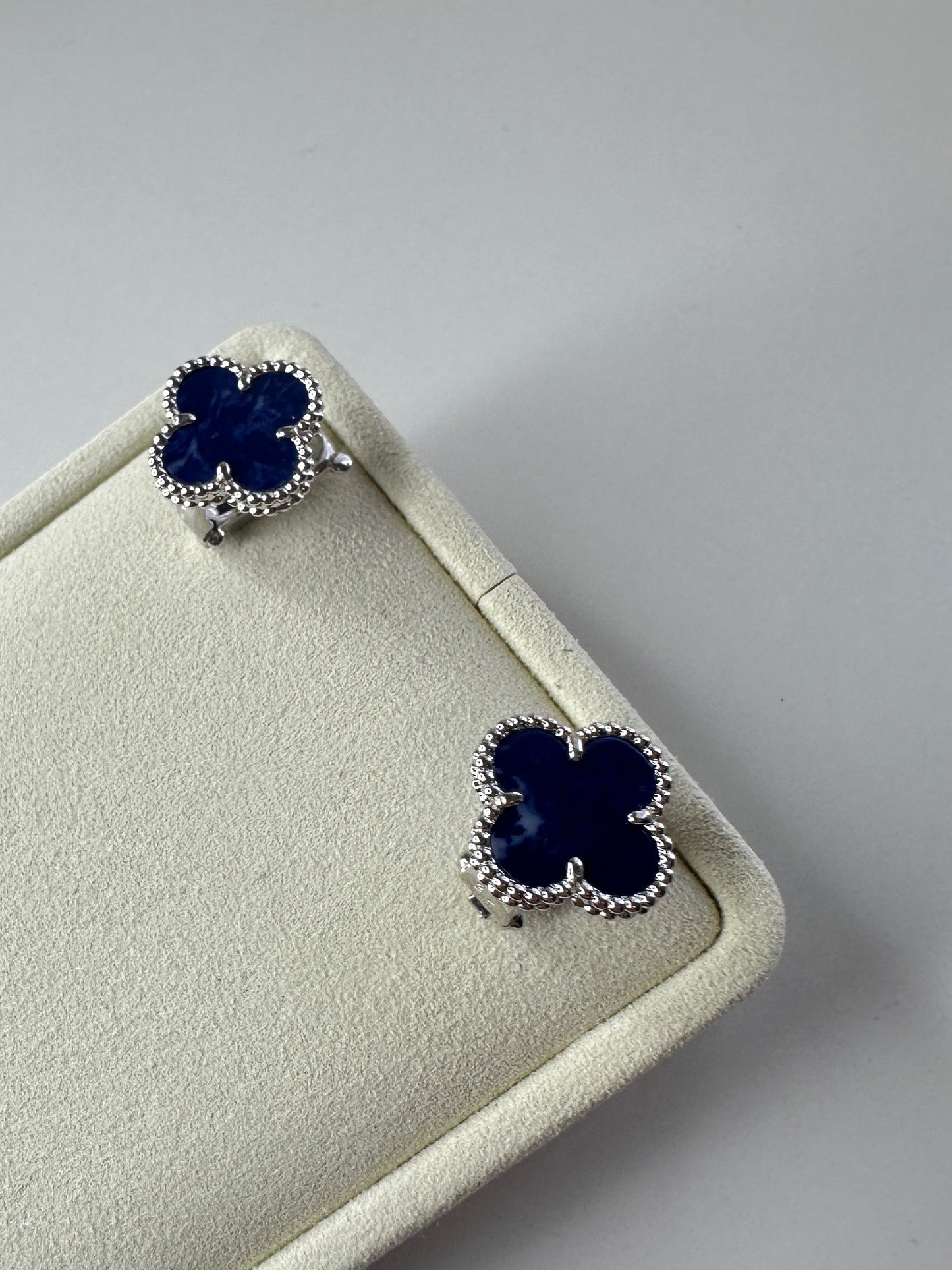 VCA CLOVER MEDIUM 1 MOTIFS EARRINGS
