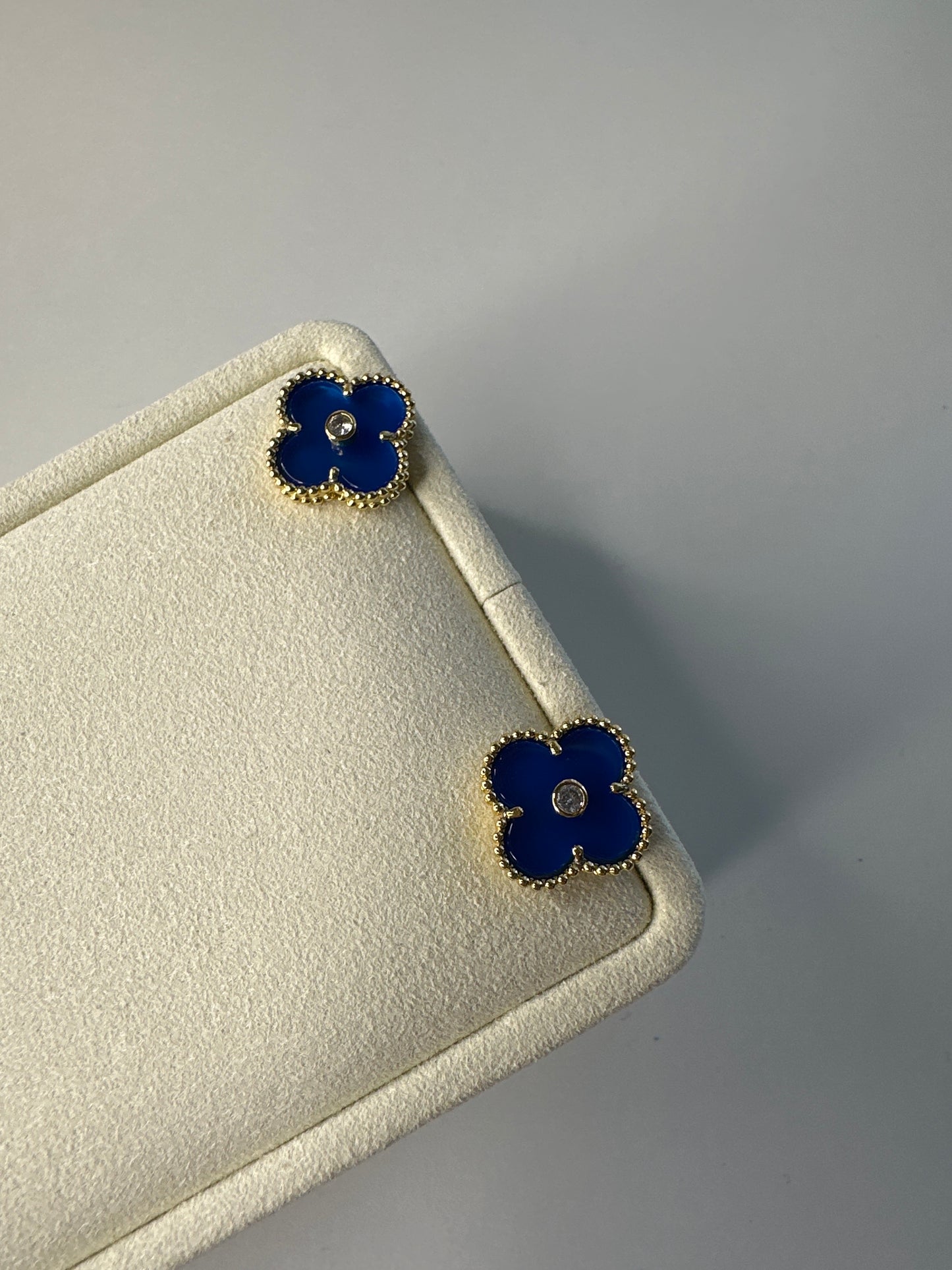 VCA CLOVER MEDIUM 1 MOTIFS EARRINGS