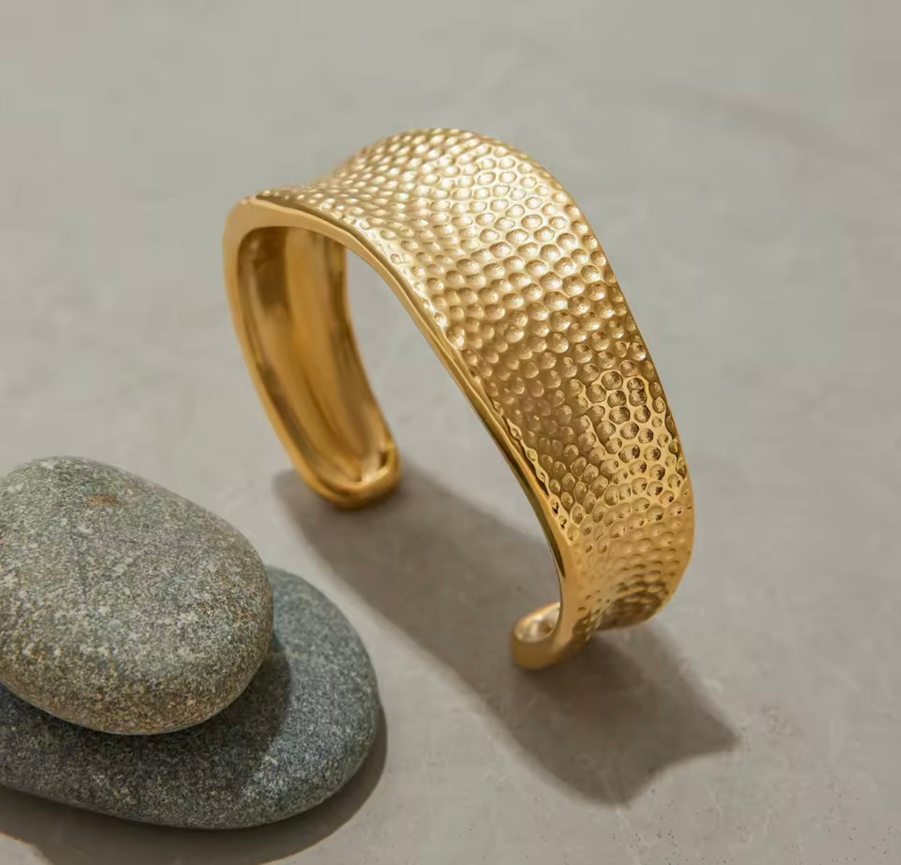 Obbi Cuff Gold X Bangle