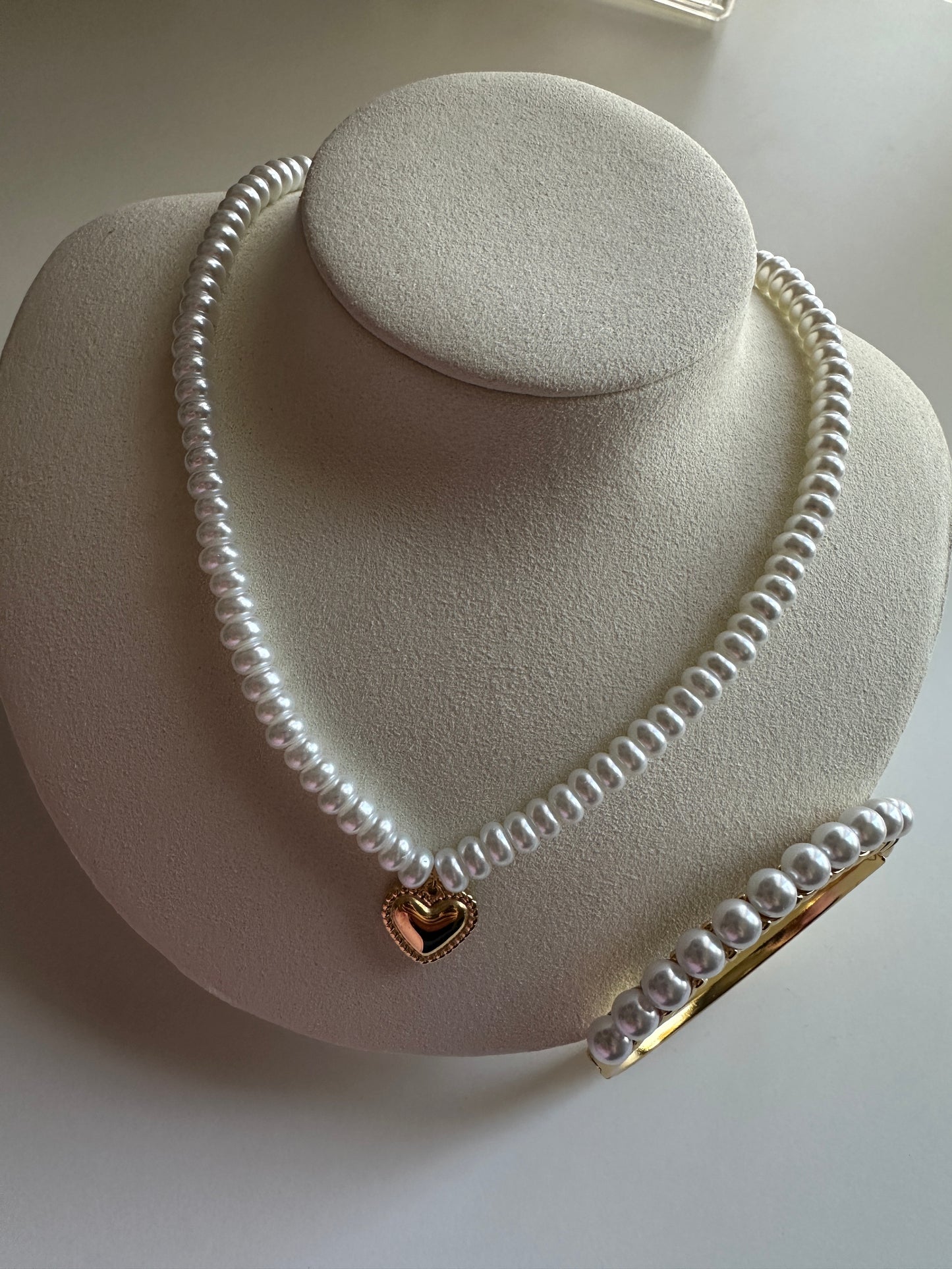 HEART PEARL NECKLACE