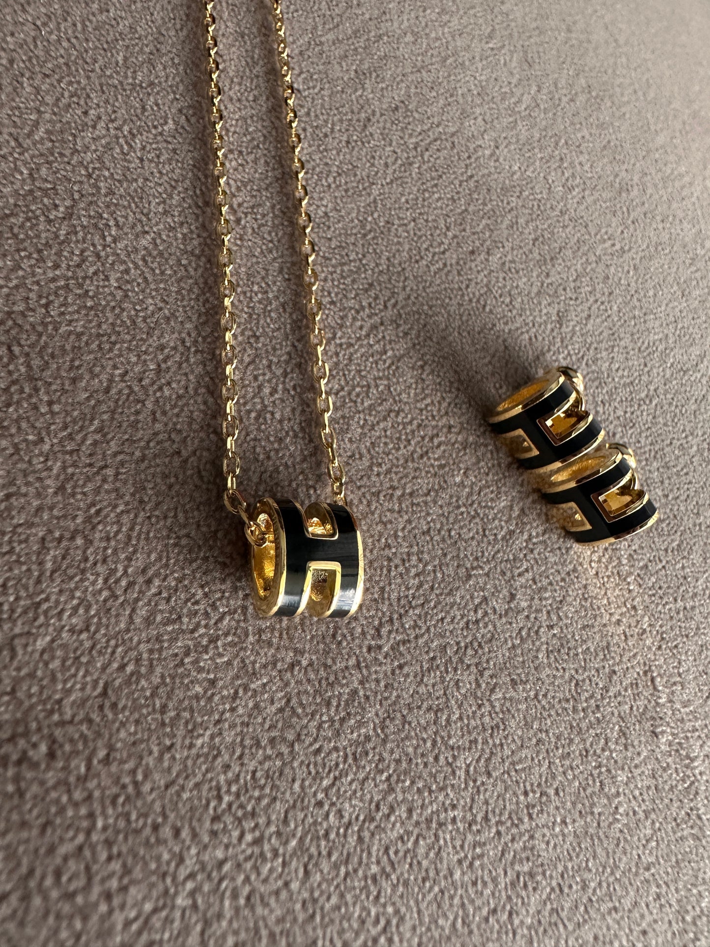 Hermes.s Earring and Necklace Set