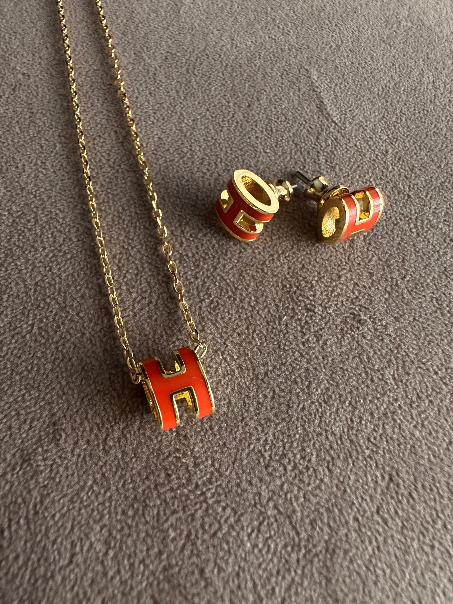 Hermes.s Necklace and Earring Set