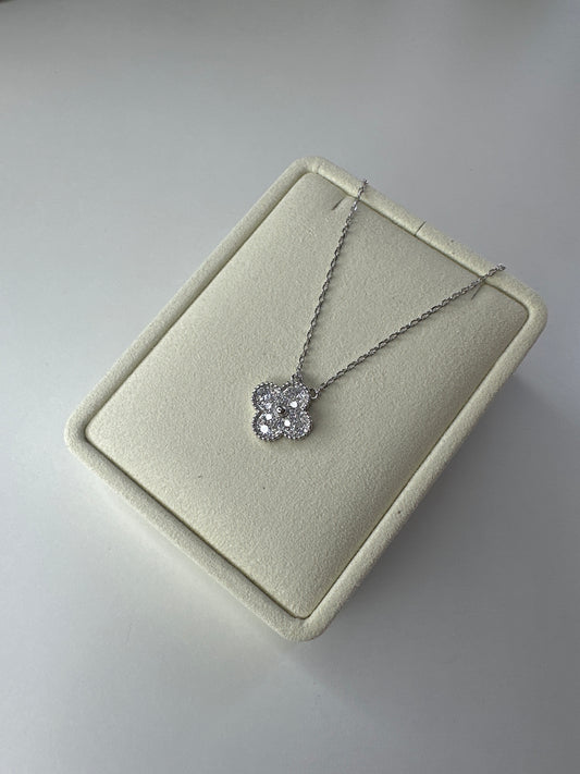 VCA MAGIC CLOVER NECKLACE GOLD