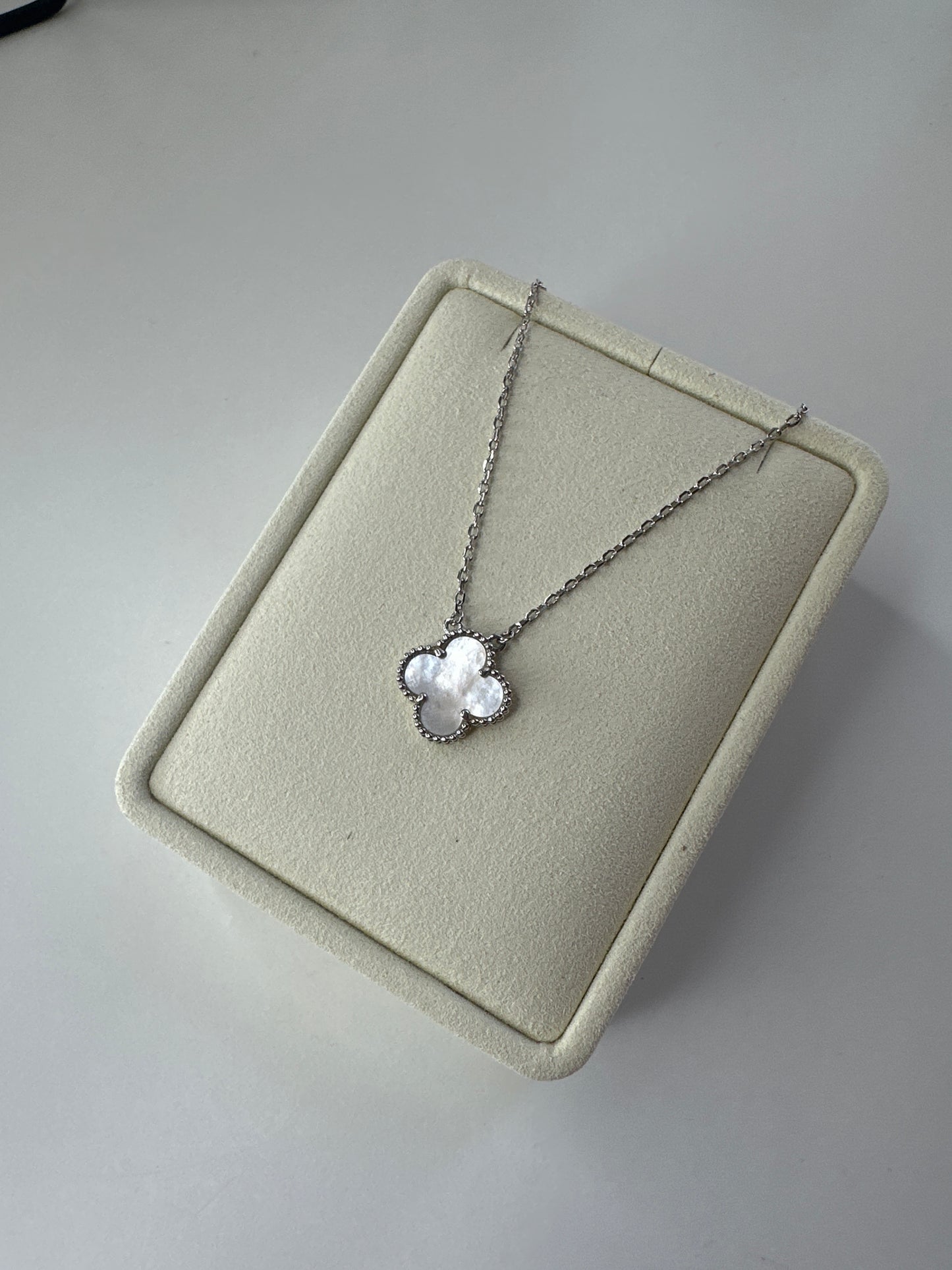 VCA CLOVER 15MM NECKLACE SILVER