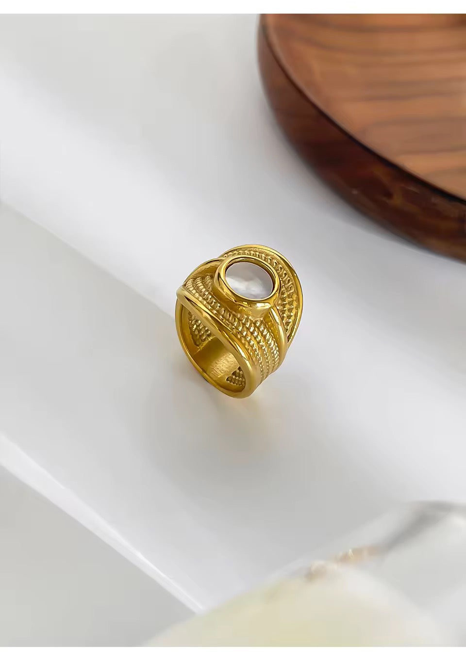 Anvi Ring