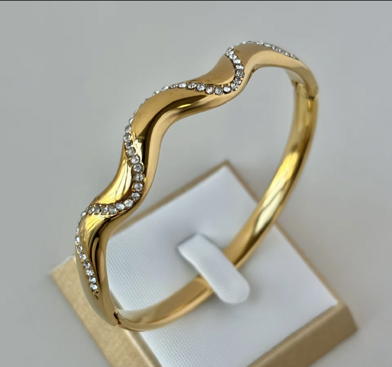 Wave hinged Bracelet