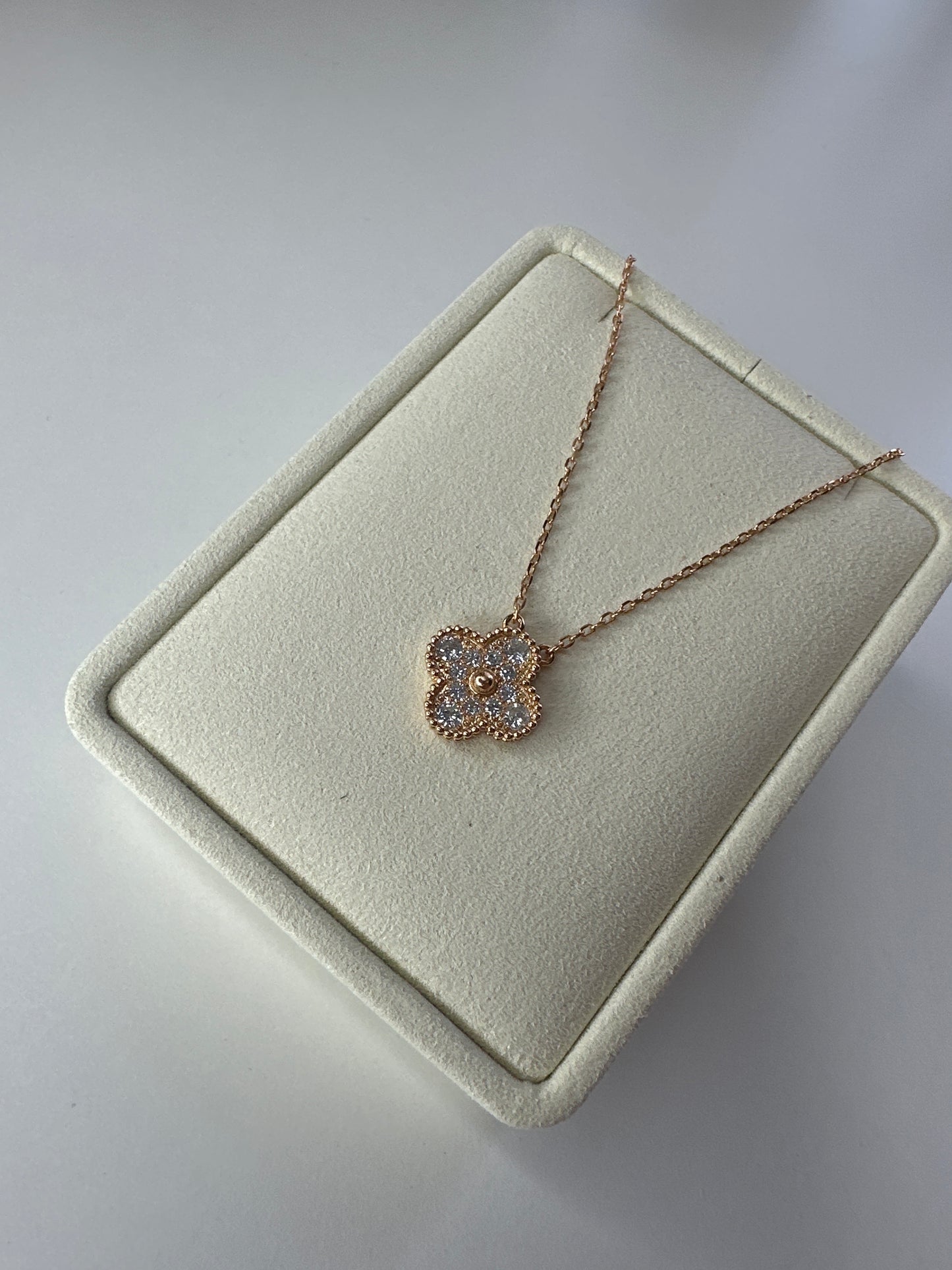 VCA MAGIC CLOVER NECKLACE ROSE GOLD