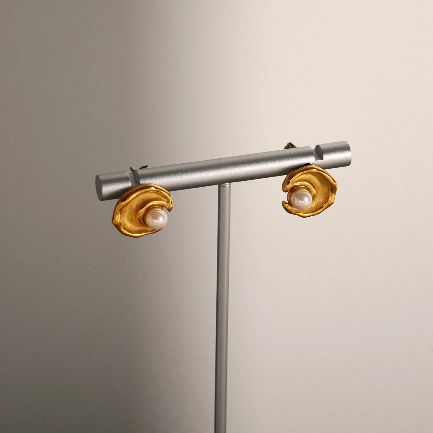 Celesta pearl Earrings