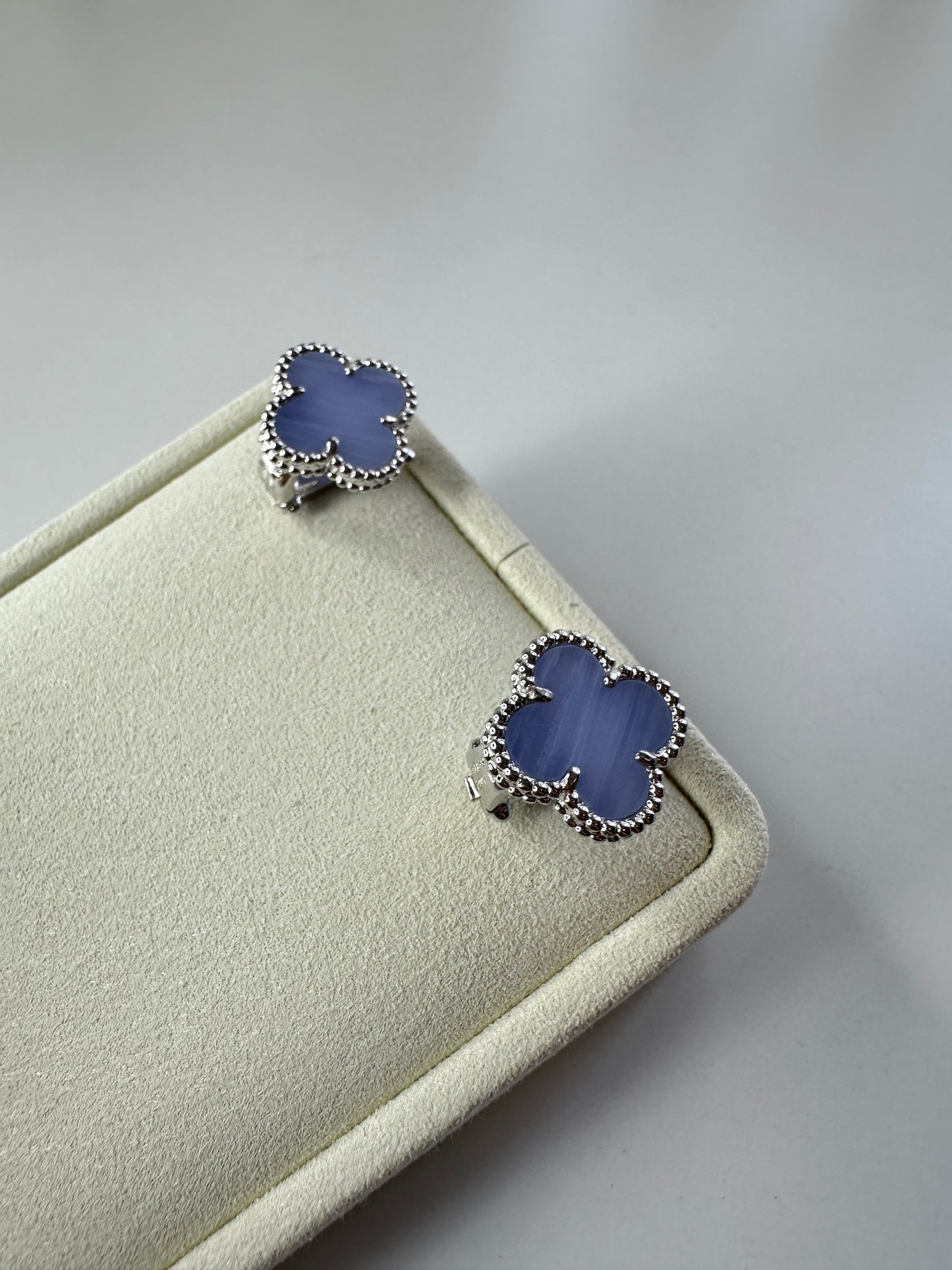 VCA CLOVER MEDIUM 1 MOTIFS EARRINGS