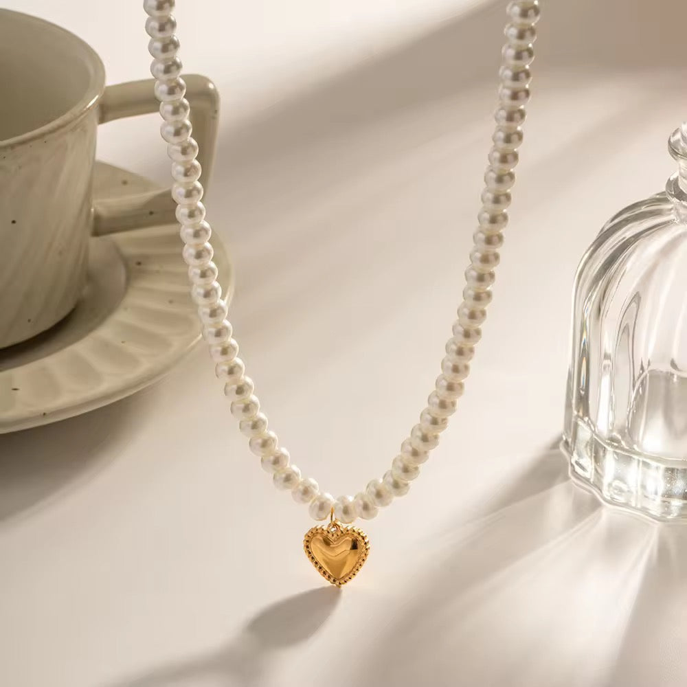 HEART PEARL NECKLACE