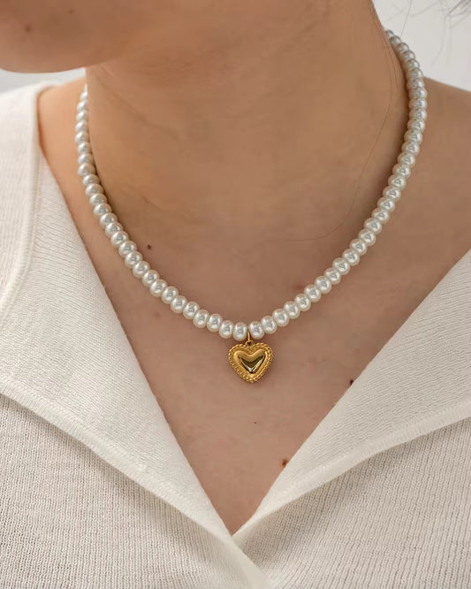 HEART PEARL NECKLACE