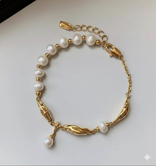 PEARL LAYER BRACELET