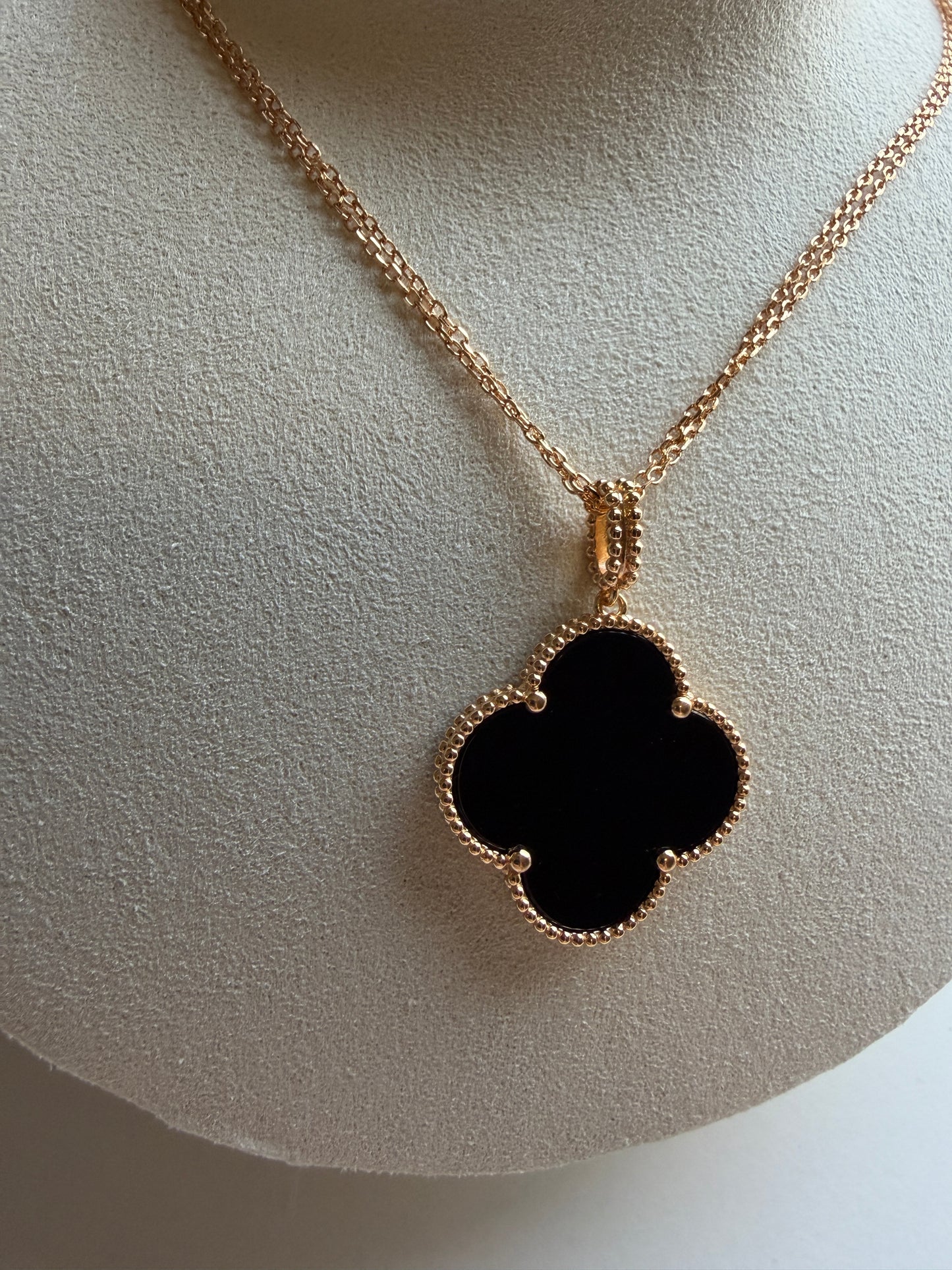 VCA MAGIC CLOVER NECKLACE