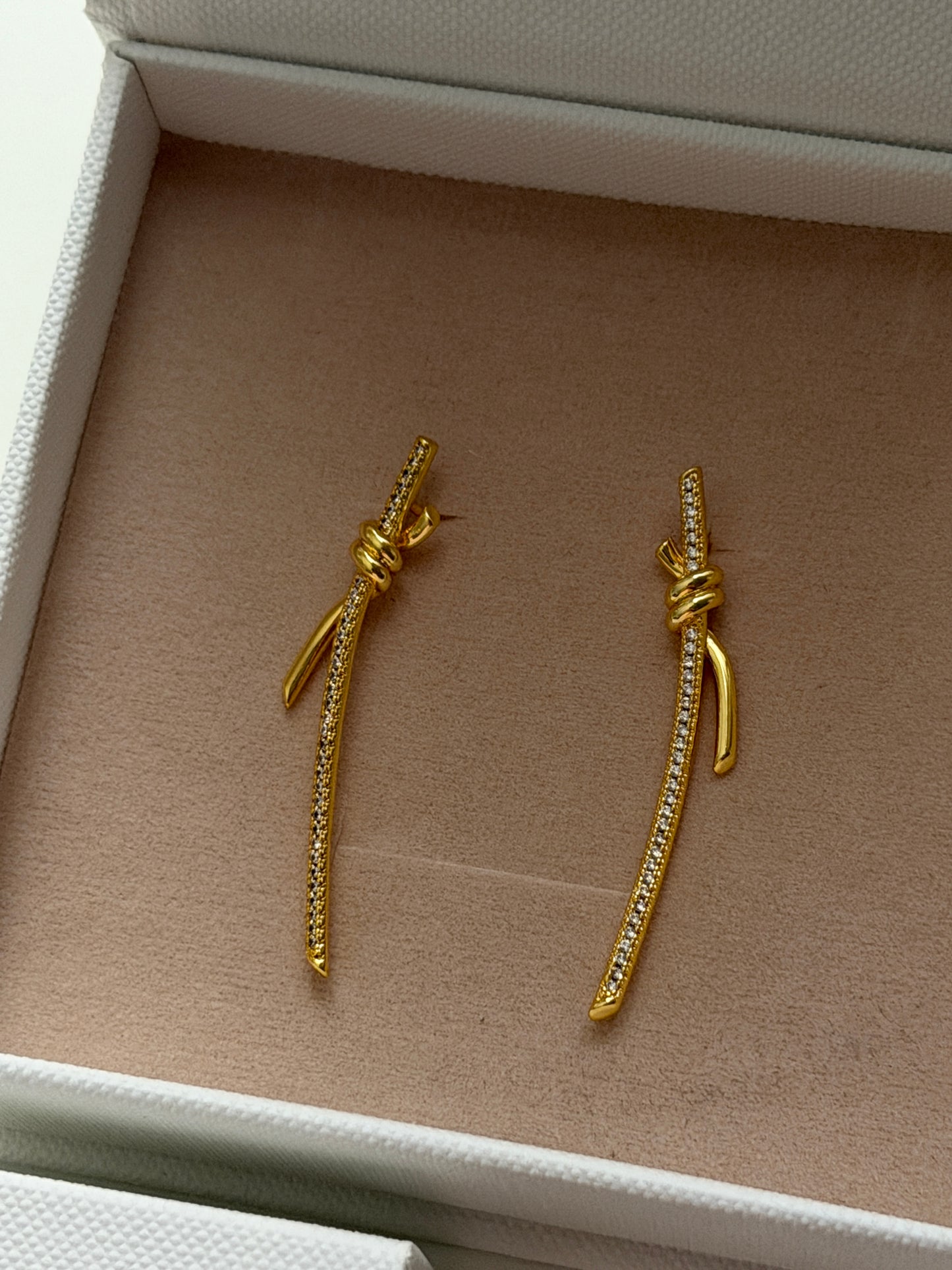 Tiffany knot Earring