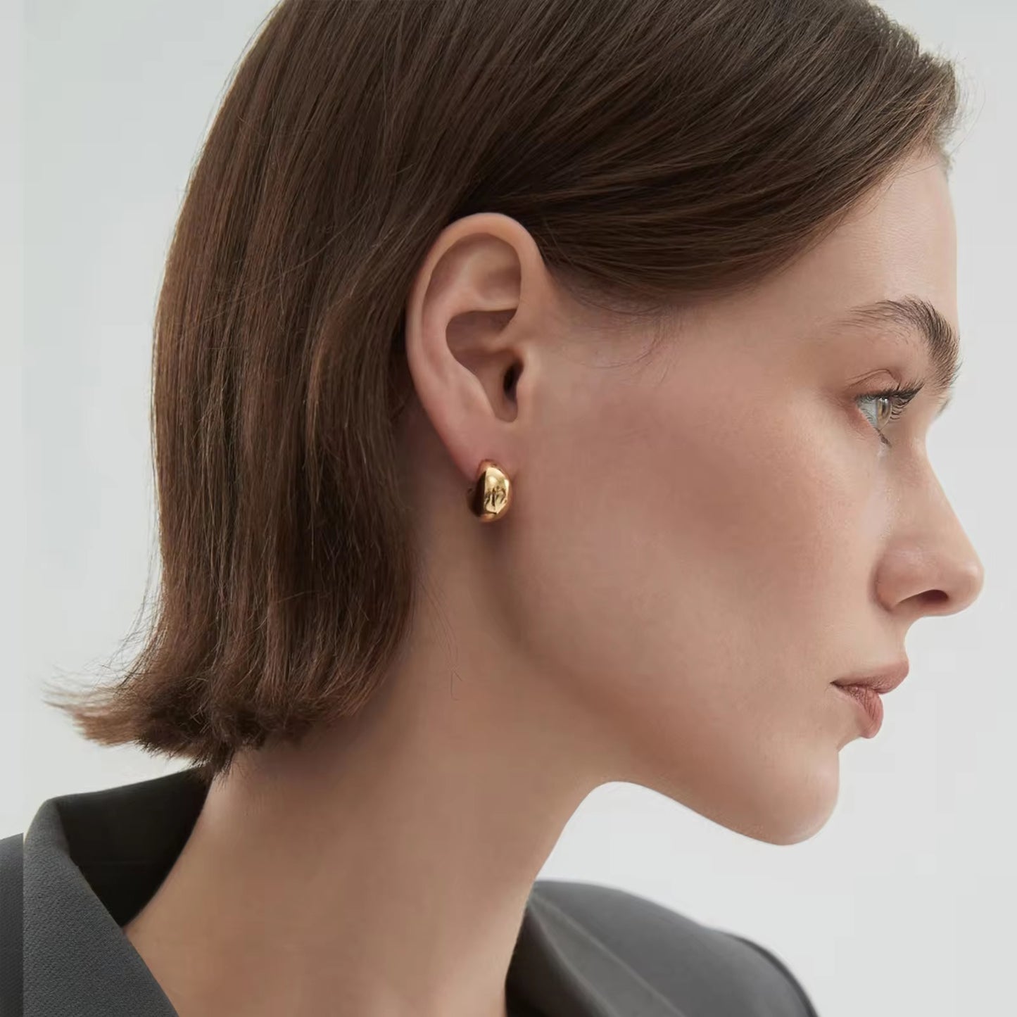 MINIMAL STUD EARRING