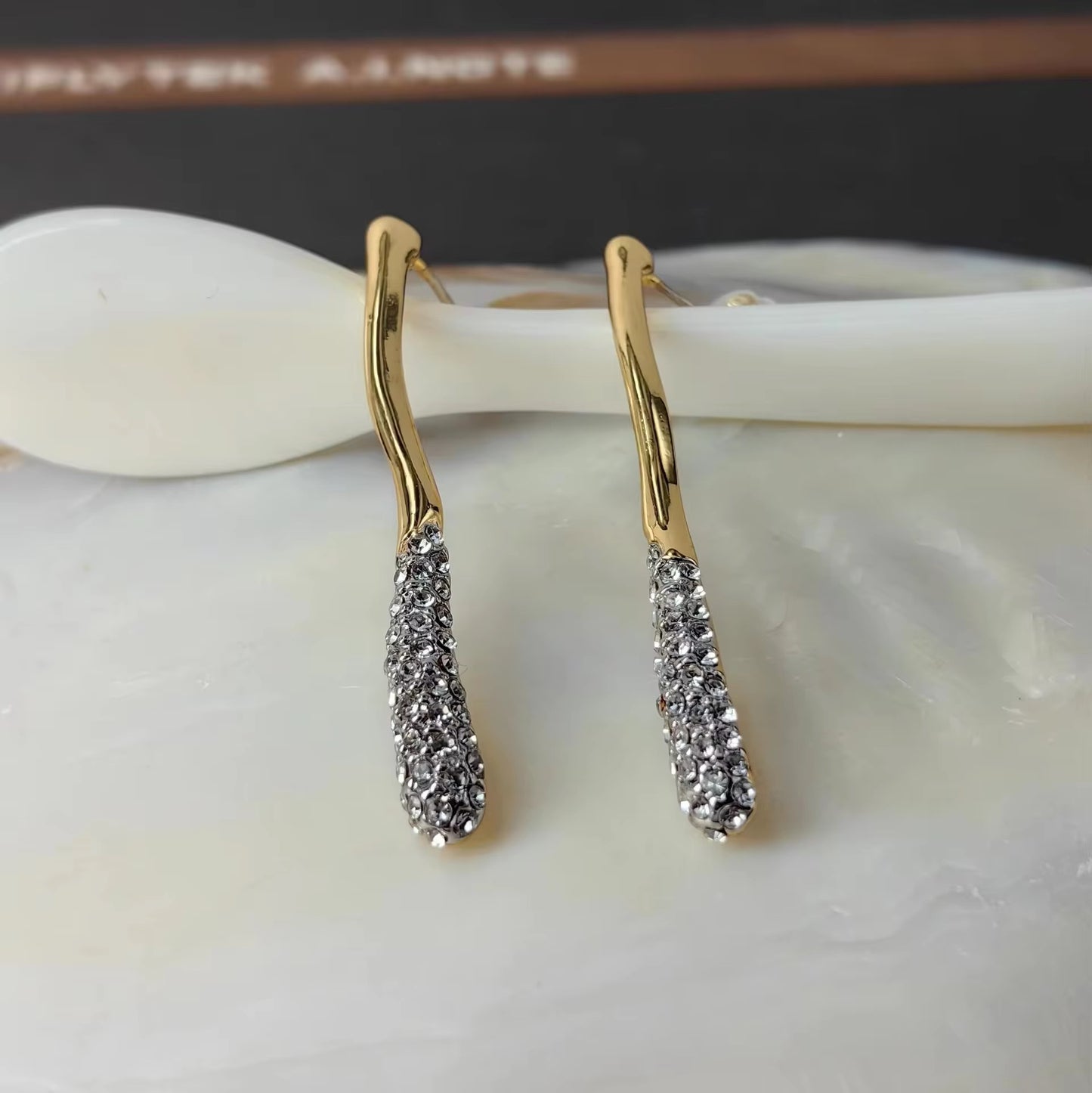 ALEXA TASSEL EARRING