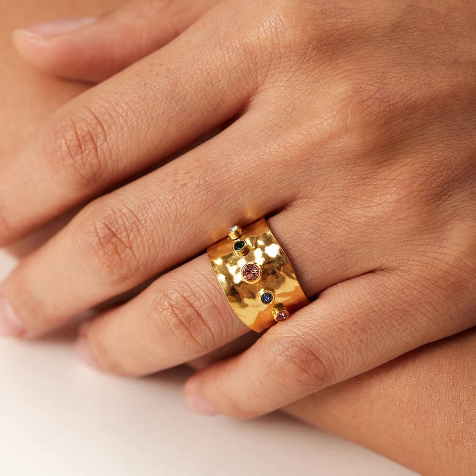 Gold Stone Hammer Ring